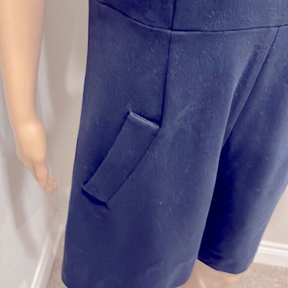 Vintage Diane Von Furstenberg navy blue designer dress w/ pockets. Med wt fabric - Picture 3 of 11